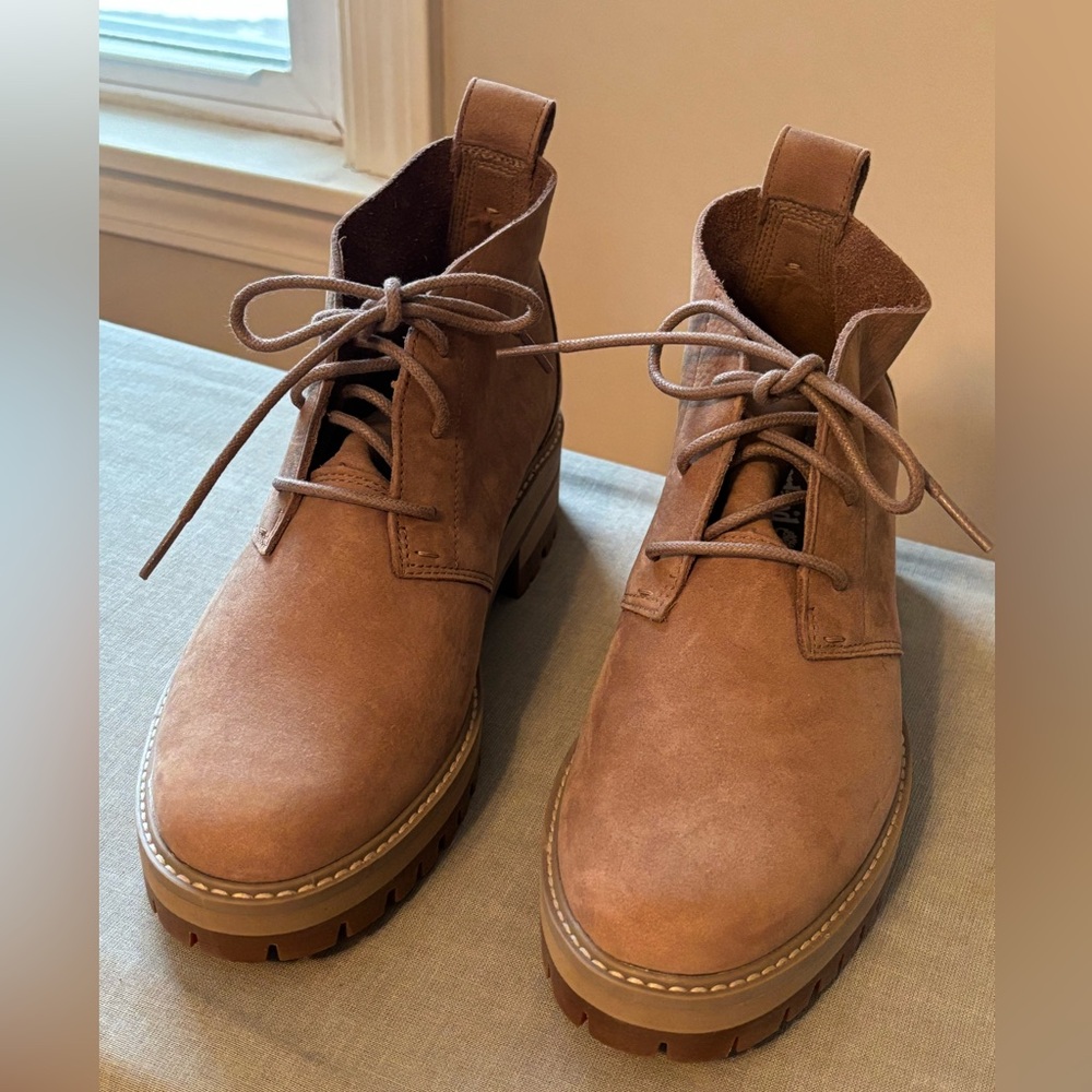 NWOT Timberland Boots Sz9